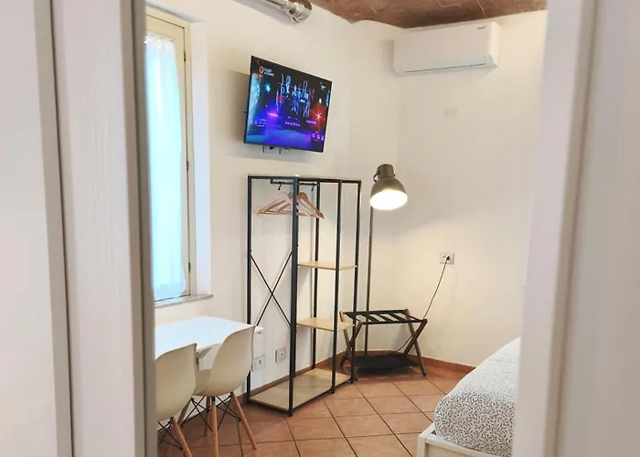 Monolocale Con Parcheggio Riservato Pressi Clinica Fogliani E Centro Storico Modena