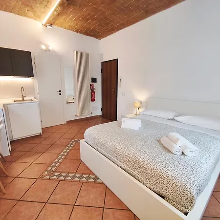 Monolocale Con Parcheggio Riservato Pressi Clinica Fogliani E Centro Storico 公寓 摩德纳