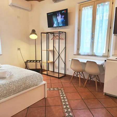 Monolocale Con Parcheggio Riservato Pressi Clinica Fogliani E Centro Storico 公寓