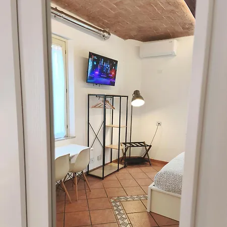 Monolocale Con Parcheggio Riservato Pressi Clinica Fogliani E Centro Storico 摩德纳