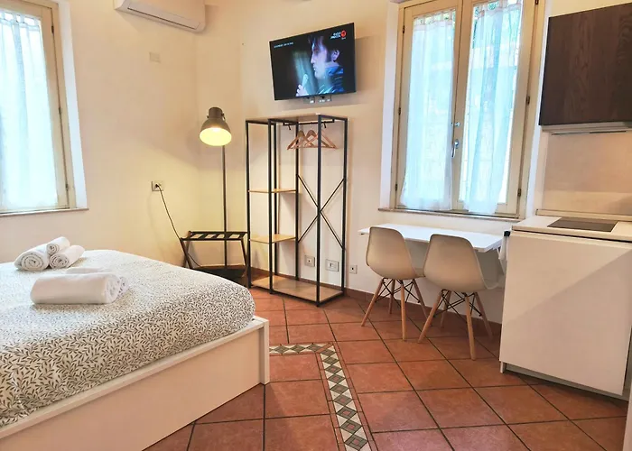 Monolocale Con Parcheggio Riservato Pressi Clinica Fogliani E Centro Storico Apartment