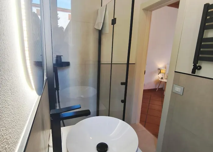 Monolocale Con Parcheggio Riservato Pressi Clinica Fogliani E Centro Storico Apartment *